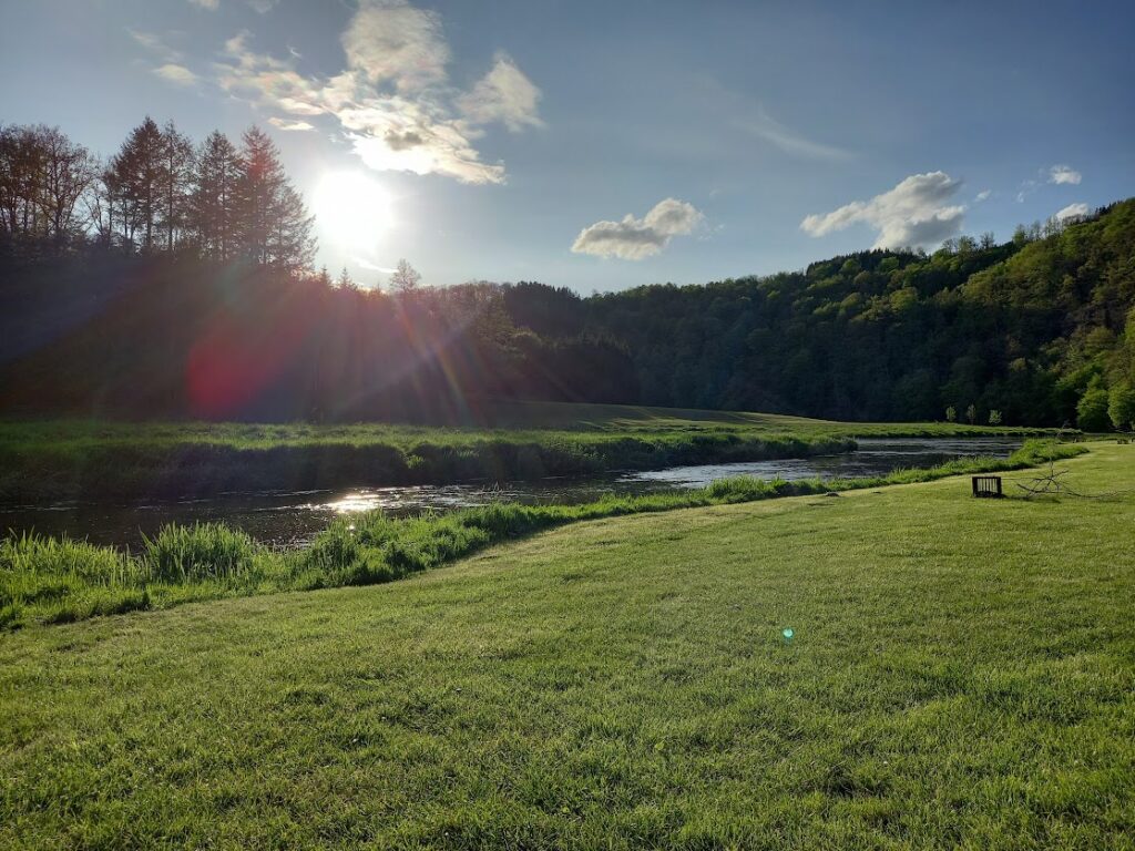 Camping Saint-Remacle – … à Cugnon, au bord de la Semois.